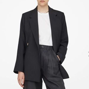 Barely worn. Great condition